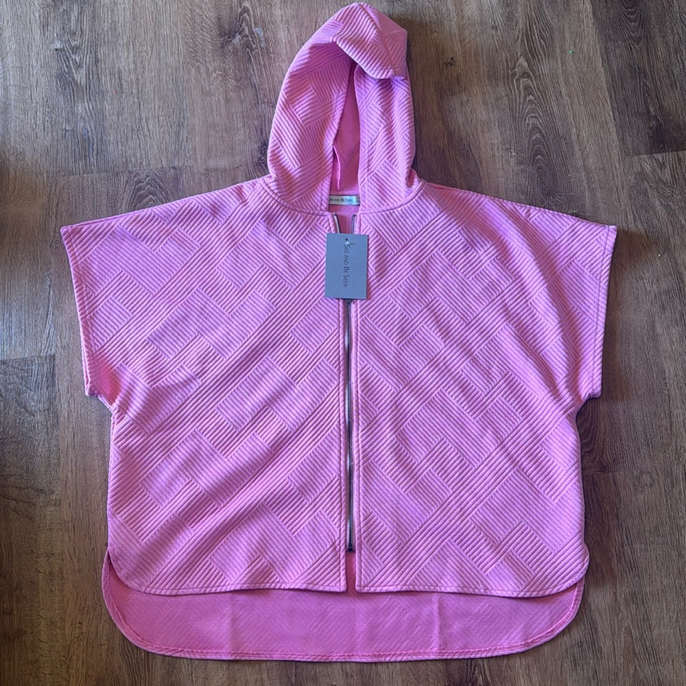 See and Be Seen textured zip top